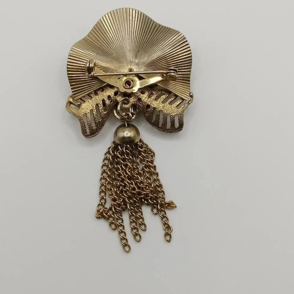 Unbranded gold tone